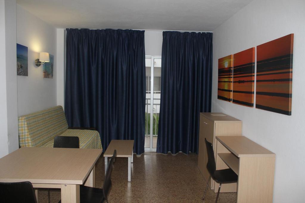 Sant Antoni de Portmany Apartamentos Orvay מראה חיצוני תמונה